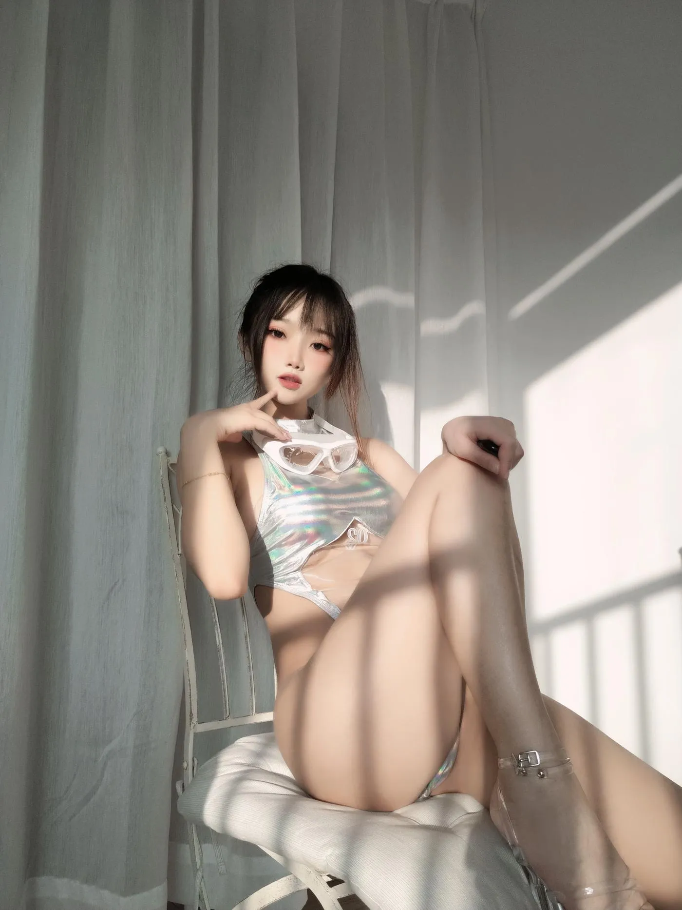 鬼畜瑶在不在w – NO.33 镭射竞泳 [55P]插图1